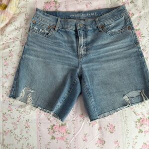 American Eagle AE 8" Strigid Perfect Denim Bermuda Short Size 0